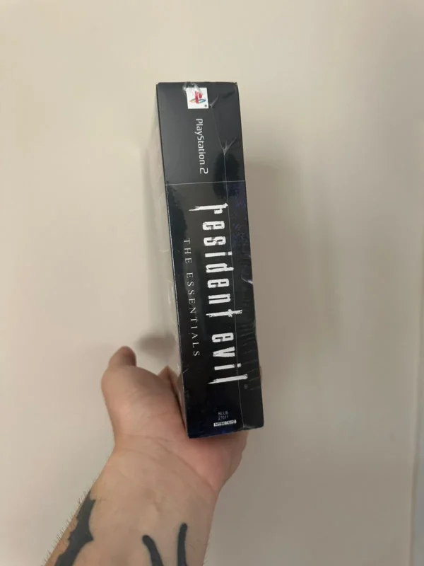 RESIDENT EVIL THE ESSENTIALS - NUEVO